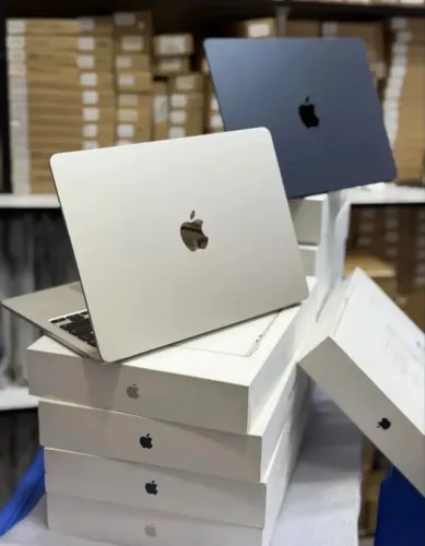 MACBOOK AIR M5- 16 RAM- 512 GIGAS SSD- 13 POLEGADAS-SILVER NOVO LACRADO 