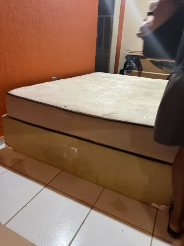 Vende-se cama box casal
