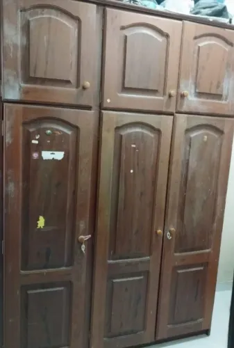 Vendo guarda roupa de angelim todo desmontado