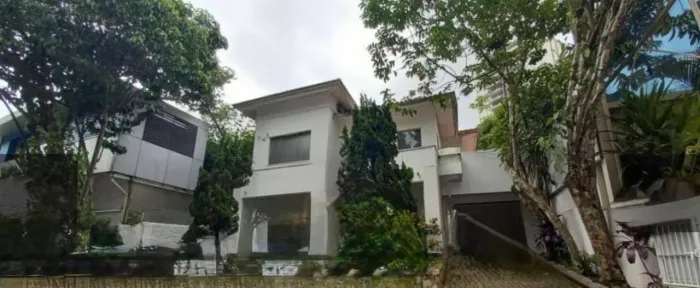 Casa comercial na Avenida Pacaembu, 1140 475 m²