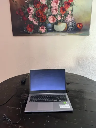 Notebook SAMSUNG Book X40 - Memória RAM 8GB / HD 1TB / Tela 15,6 Intel Core i5 10th GEN