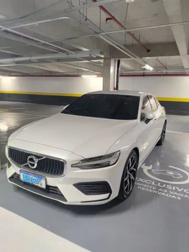 Volvo S60 T-4 Momentum 2.0 190cv 4P 2020