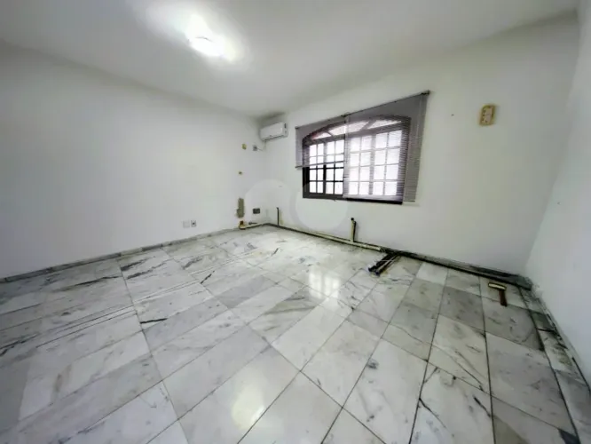 Sobrado com 7 quartos para locação em Gonzaga - SP