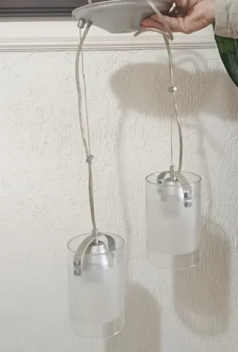 Vendo lustre pendente com dulpla calha de vidro jateado com 1m de fio.