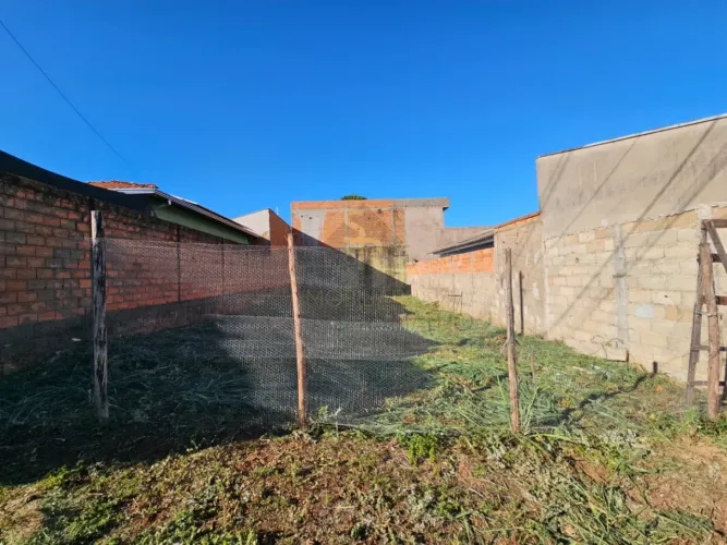 Terreno à Venda no bairro Jardim das Rosas, em Serrana/SP.