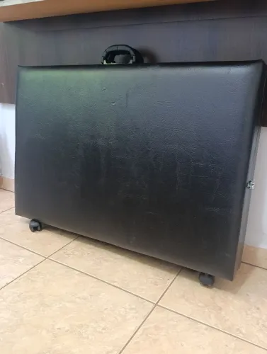 Maca portatil preta/ perna de ferro