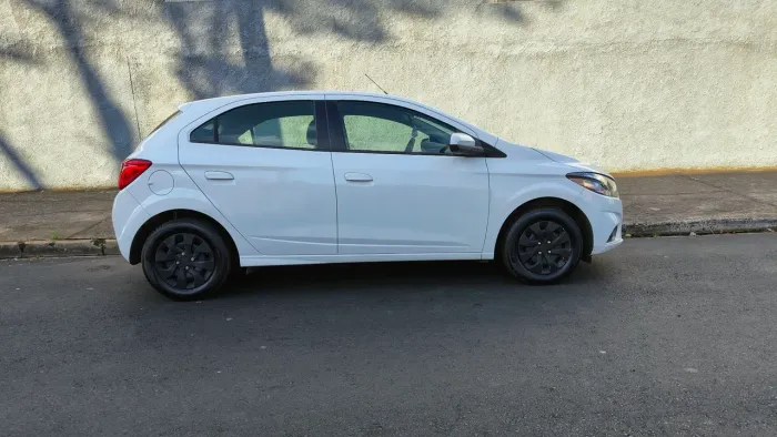 Chevrolet Onix Hatch LT 1.0 8V Flex Mec. 4P 2018