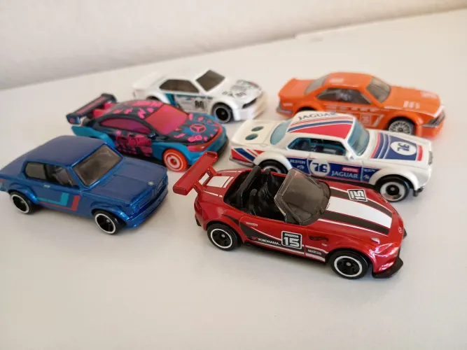 Lote Hot Wheels Loose - BMW, Mazda, Jaguar e Mercedes - Benz