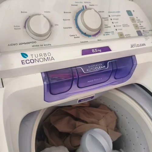 Roupa fedida e torcer na mão nunca mais Maquina de Lavar Electrolux 8,5kg