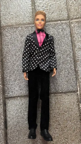 Boneco Ken