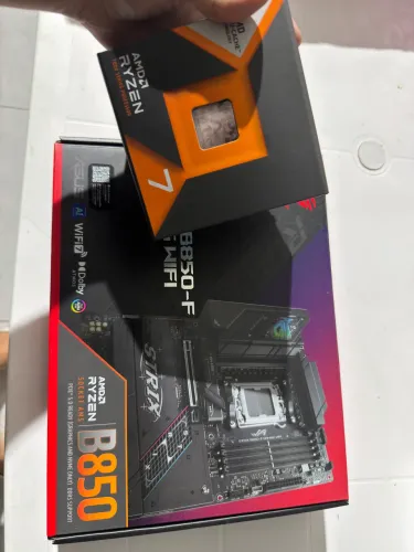 PROCESSADOR RYZEN 7 7800X3D + B850 ROG STRIX WI-FI
