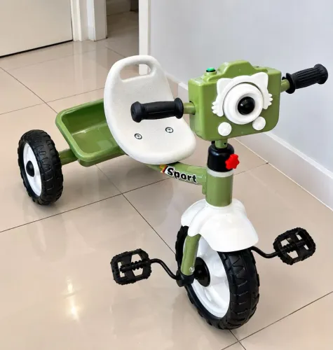 Triciclo infantil seminovo
