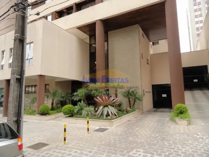 Apartamento com 3 quartos para alugar por R$ 2500.00, 137.00 m2 - CRISTO REI - CURITIBA/PR