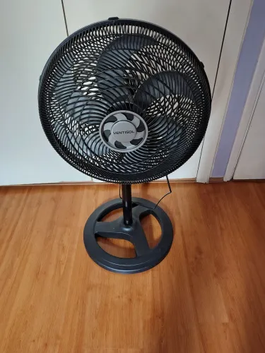 Ventilador de coluna Ventisol, até 1,20mts de altura, usei umas 3 vezes