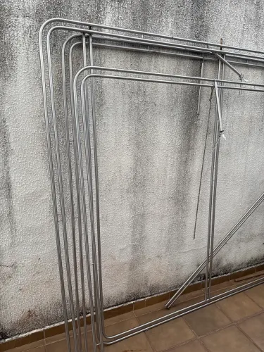 Vendo 5 araras de inox