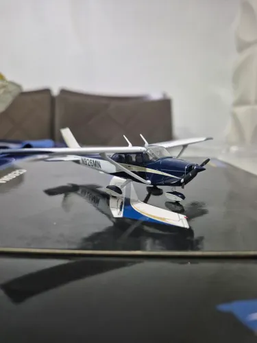 Miniatura aviao Cessna 172 Gemini jets