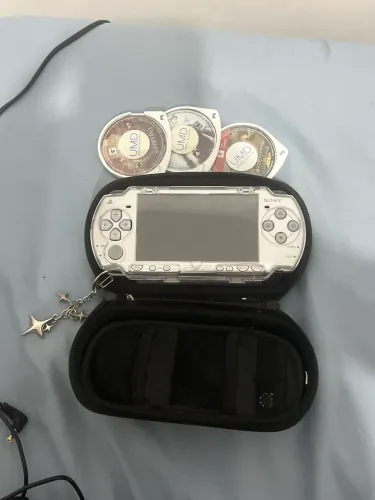 PSP 2001 SILVER ( Desbloqueado)