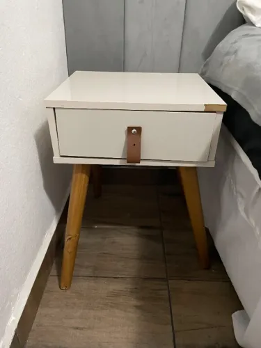 Criado mudo 2