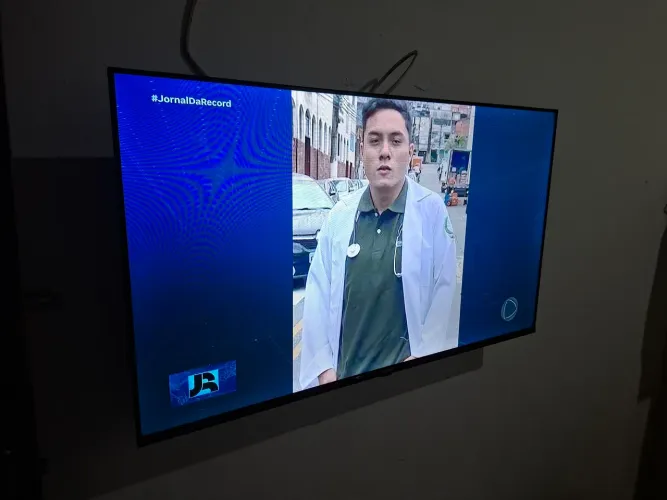Vende-se TV SEMP  HD 43 polegadas 