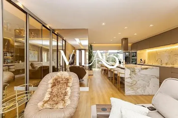 Townhouse em condomínio com apenas 4 casas, super ensolarada e com acabamentos de alto pad