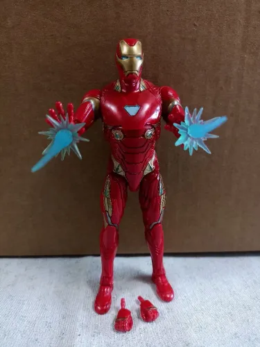 Figura Hasbro Iron Man Marvel Legends!