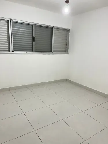 Alugo apto ed. Novo Mundo