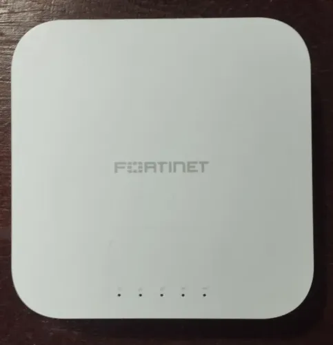 Access PAccess Point Fortinet Fortiap Ap-320coint Fortinet Fortiap Ap- 221c (Usado)