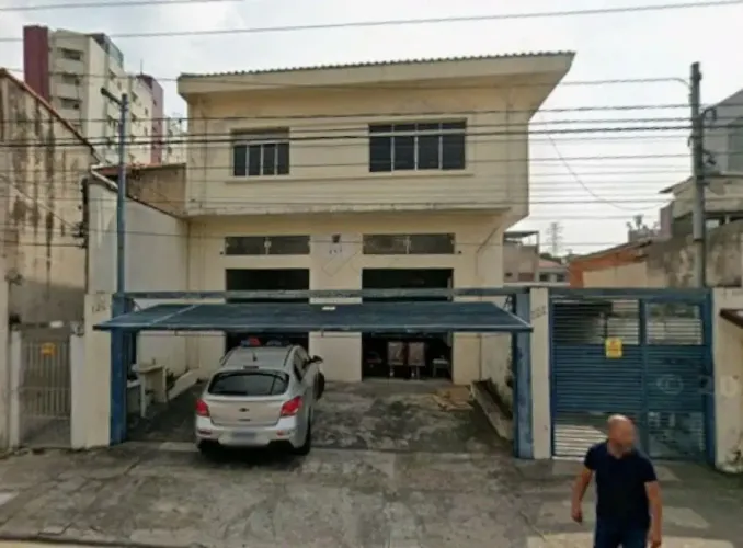Prédio para venda e locação,430m² com 11 salas, cozinha, 4wc, 10 vagas + Galpão nos fundos