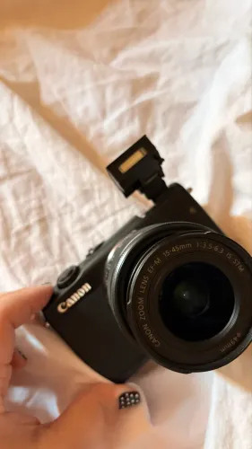Canon M100 completa