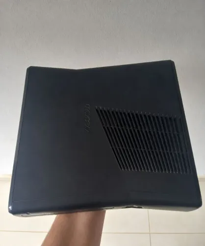 Xbox 360 semi novo com varios jogos, kinect e 1 controle com fio