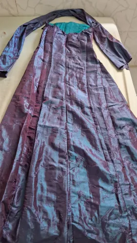 Vende-se vestido para festa