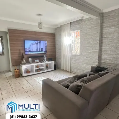 3 Quartos sendo 1 suíte ampla - Sala com 2 ambientes - Aceita veículo
