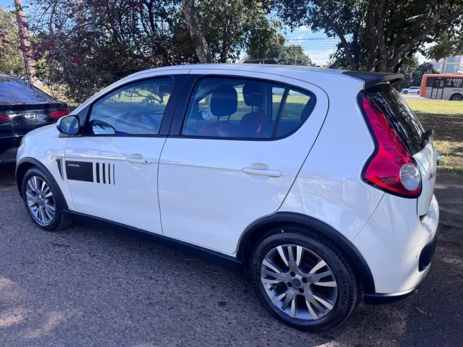 Fiat Palio Sporting 1.6 Flex 16V 5P 2016