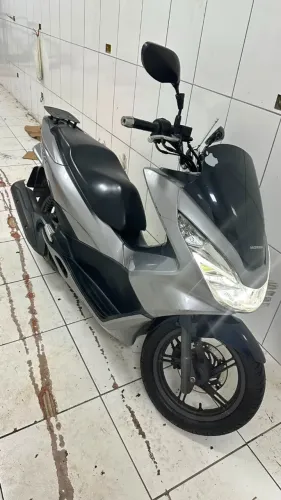 Vendo moto PCX 2017 em excelente estado!!!