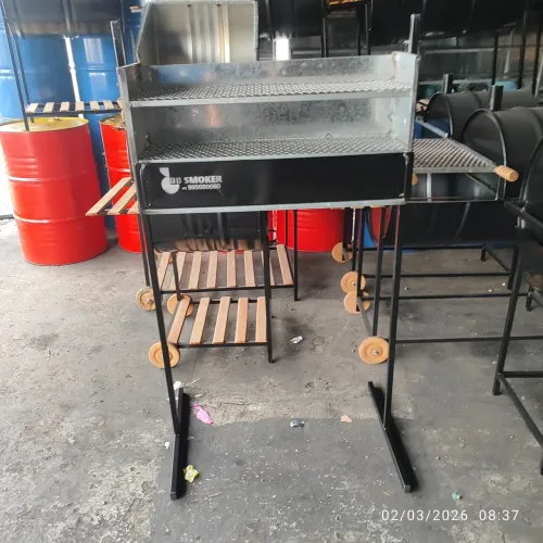Churrasqueira de Espetinhos Profissional com Chapa Grossa e Dois Andares