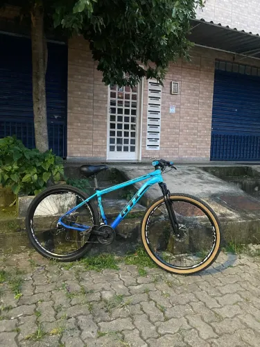 Bicicleta Aro 29 - ACEITO TROCA - faço menos no dinheiro 