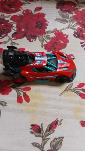 Carrinho automático otimo pra seu filho brincar
