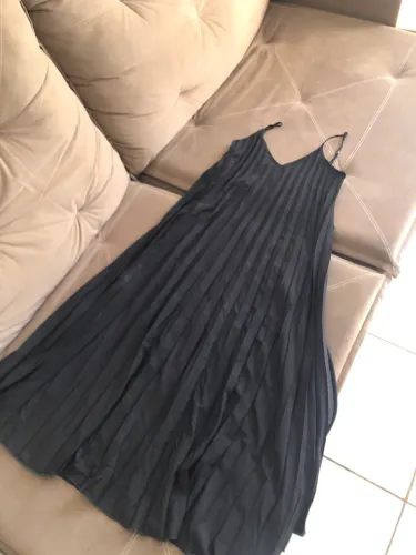 Roupas usadas e bem conservadas 