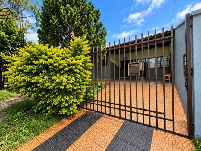 CASA À VENDA OU LOCAÇÃO | 3 QUARTOS SENDO 1 SUÍTE | JARDIM HIGIENÓPOLIS  MARINGÁ