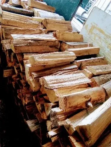 Lenha para fogão, Lareira e churrasco valor no metro cúbico ou quantidades que quizermetro