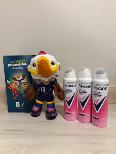 Kit mascote da copa / Clutch/ Desodorante Rexona