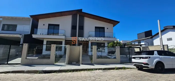 Santa Mônica | Casa 3 quartos, sendo 3 suites