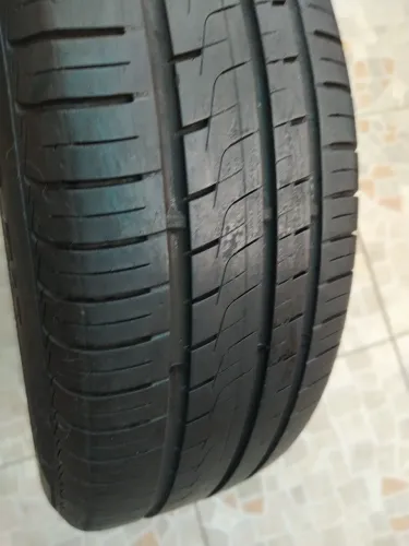 01 pneu 195/60/15 Pirelli p400 evo 