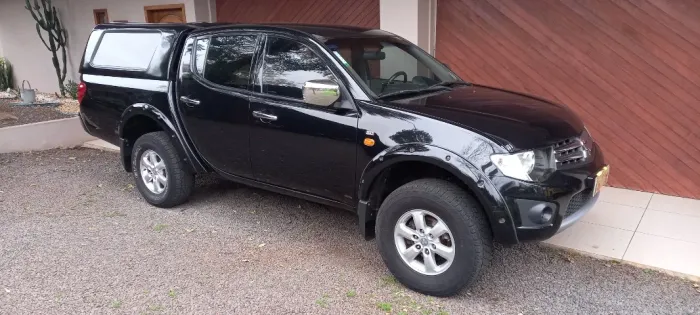 Mitsubishi L200 Triton GLS 3.2 CD TB Int.diesel MEC 2013