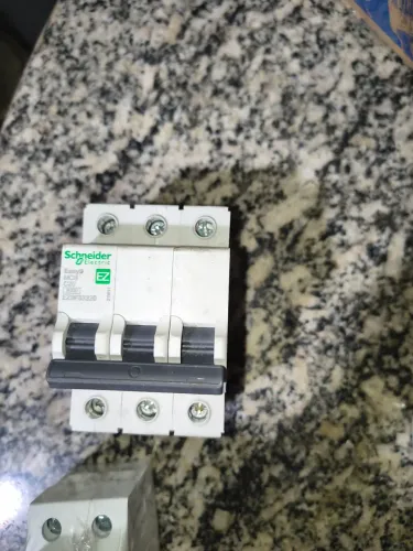 Disjuntores Weg novos lacrados diversos aceito proposta pelo lote