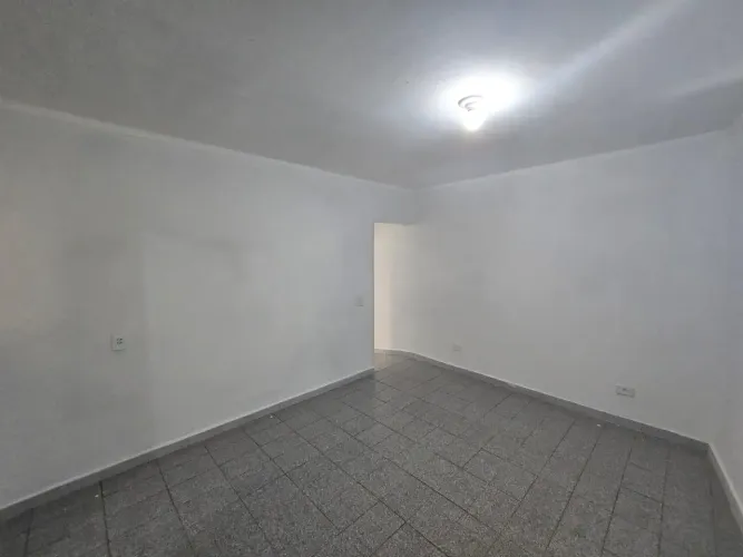 Casa com 2 Quarto(s) e 2 banheiro(s) para Alugar, 120 m² por R$ 1567 / Mês