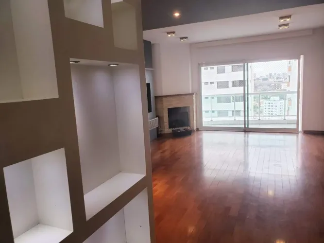 Apartamento de Alto Padrão com Lareira, na Aclimação, semi mobiliado