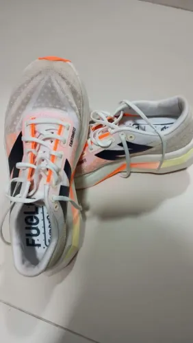 Tênis New Balance Fuelcell Supercomp Elite V4 Feminino - Bege+Laranja