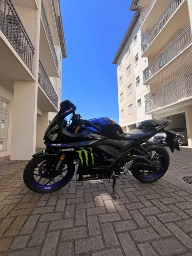 Yamaha YZF R-3 321 2021