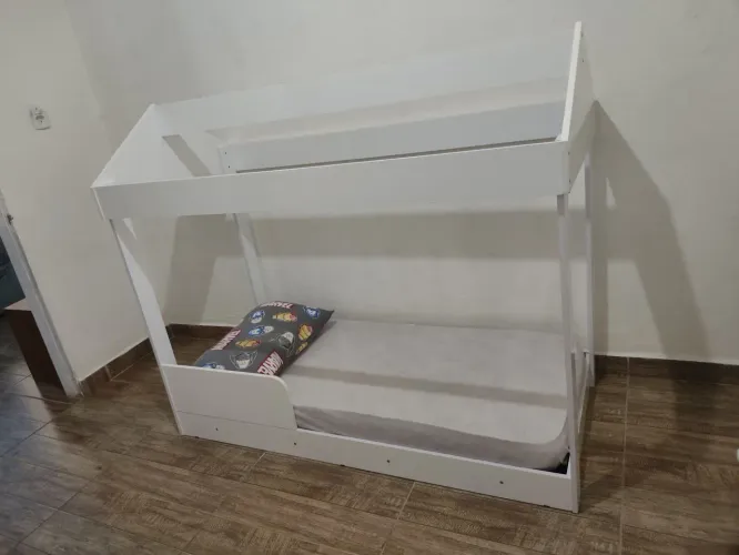 Cama infantil com colchão novo